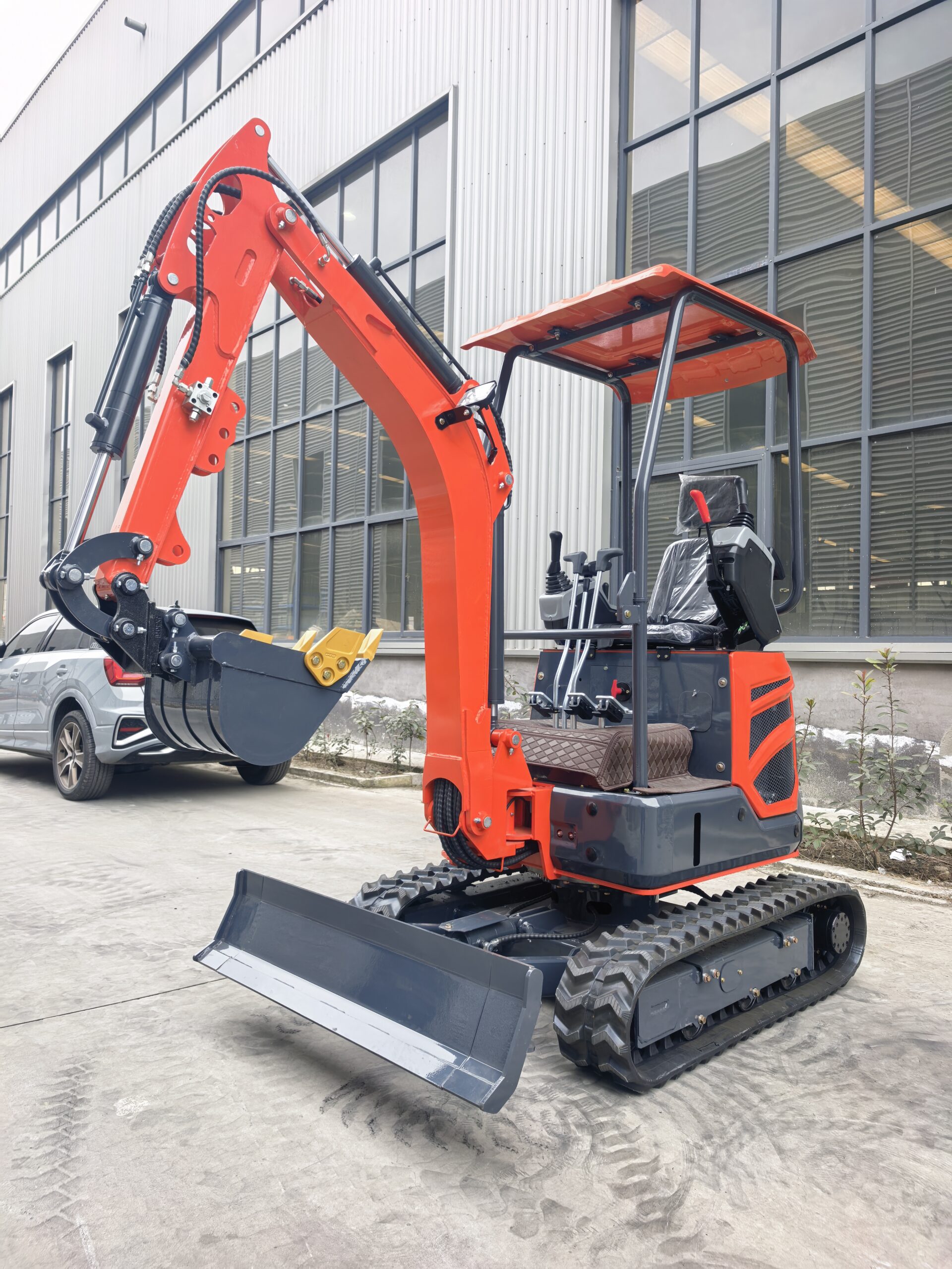 Mini Excavators Delivered to Europe | DDP Mini Excavator Supplier 1.2 Ton Mini Excavator